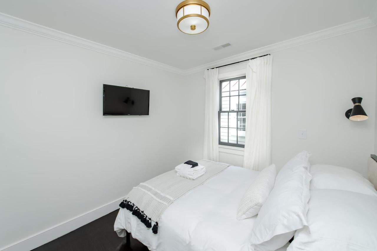 Guesthouse Charleston West 62 And 64 Bagian luar foto