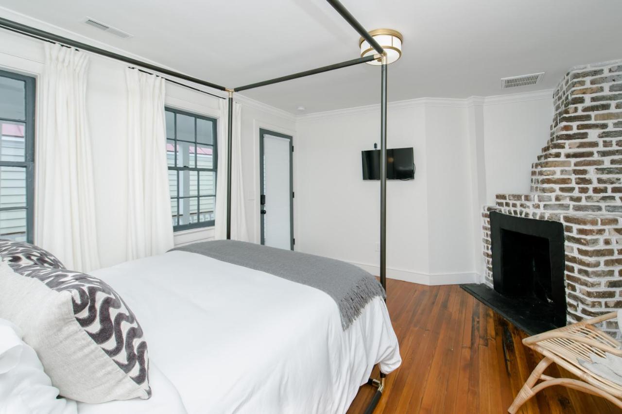 Guesthouse Charleston West 62 And 64 Bagian luar foto